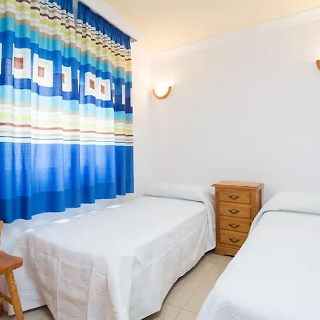 Comodo Y Centrico, Cristianos Apartment